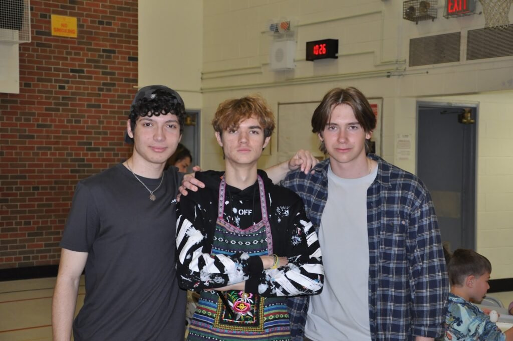 Featured image for “Фарбуємо писанки 1/3”